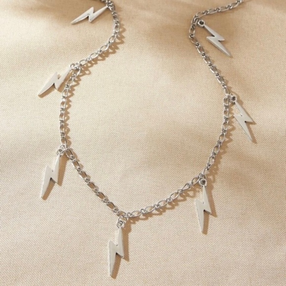3/$30 🤍 Lightning Bolt Charm Necklace